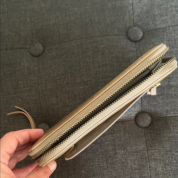 Fossil Women's Cream Wallet - Picture 5 of 5